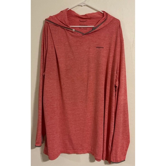 Patagonia Disney Papa Mens Long Sleeve Hooded Shirt Coral Red Size XL - Picture 3 of 4